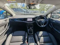 Used Vauxhall Astra Elite 143 HP (105 kW) 2021 White Hatchback