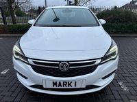 Used Vauxhall Astra Design Edition 125 HP (91 kW) 2017 White Hatchback