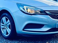 Usado Vauxhall Astra S 2017 Plateado Familiar