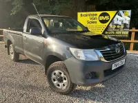 Used Toyota HiLux Active 144 HP (105 kW) 2014 Black Pickup