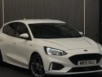 Used Ford Focus ST-Line 120 HP (88 kW) 2017 White Estate