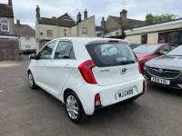 Used Kia Picanto 66 HP (48 kW) 2016 White Hatchback
