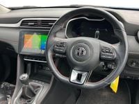 Usado MG ZS Exclusive 106 HP (77 kW) 2024 SUV