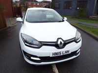 Used Renault Mégane III Dynamique 110 HP (80 kW) 2015 White Hatchback