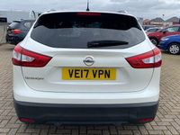 Used Nissan Qashqai N-Connecta 110 HP (80 kW) 2017 White SUV