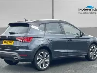 Usado Seat Arona FR Sport 110 CV (80 kW) 2022 Gris SUV