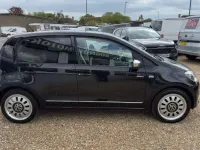 Begagnad VW up! 2012 Svart Halvkombi