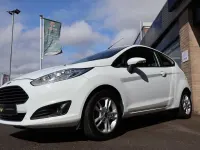 Used Ford Fiesta Zetec 82 HP (60 kW) 2016 White Hatchback