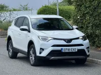 Used Toyota RAV4 197 HP (144 kW) 2018 White SUV