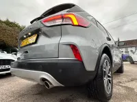 Usado Ford Kuga Titanium 150 CV (110 kW) 2023 Plateado SUV