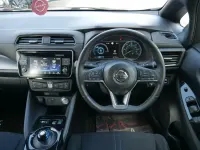 Begagnad Nissan Leaf Acenta 110 kW (150 HK) 2018 Svart Halvkombi