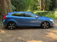 Used Volvo V40 R-Design 120 HP (88 kW) 2018 Blue Hatchback