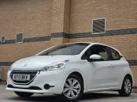 Used Peugeot 208 Access 82 HP (60 kW) 2013 White Hatchback