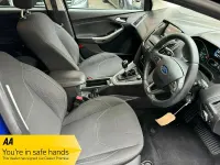 Used Ford Focus Zetec 125 HP (91 kW) 2016 Blue Hatchback