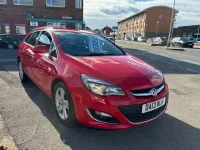 Used Vauxhall Astra SRi 165 HP (121 kW) 2013 Red Estate