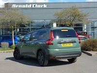 Second-hand Dacia Jogger Expression 140 CP (102 kW) 2024 Verde Monovolum