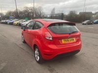 Used Ford Fiesta Zetec 82 HP (60 kW) 2016 Red Hatchback