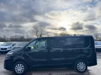 Usado Nissan Primastar Acenta 130 CV (95 kW) 2022 Negro Monovolumen