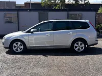 Begagnad Ford Focus Zetec 110 HK (80 kW) 2008 Silver Kombi