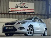 Usado Ford Focus Zetec 110 HP (80 kW) 2011 Prateado Citadino