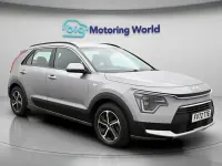 Begagnad Kia Niro 141 HK (103 kW) 2023 Grå SUV