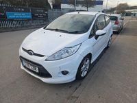 Used Ford Fiesta Zetec 2011 White Hatchback