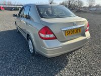 Używany Nissan Tiida 2009 Srebrny Hatchback