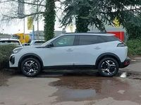 Begagnad Peugeot e-2008 Allure 100 kW (136 HK) 2024 Vit SUV