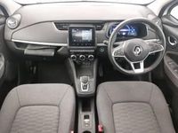 Used Renault Zoe SE 80 kW (110 HP) 2022 White Hatchback
