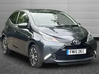 Gebraucht Toyota Aygo X-play 68 PS (50 kW) 2015 Grau Kleinwagen