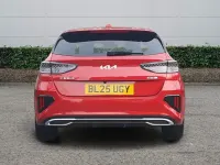 Usado Kia Ceed GT-Line 140 HP (102 kW) 2024 Vermelho Citadino