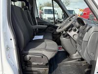 Second-hand Vauxhall Movano 130 CP (95 kW) 2019 Alb Monovolum