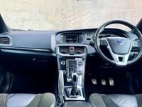 Used Volvo V40 R-Design 190 HP (139 kW) 2017 Hatchback