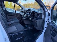 Used Ford Transit Custom 105 HP (77 kW) 2019 White Van