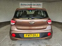 Used Hyundai i10 SE 67 HP (49 kW) 2017 Brown Hatchback