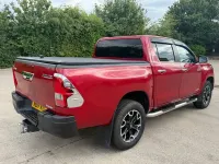 Used Toyota HiLux 150 HP (110 kW) 2017 Red Pickup