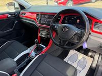 Usado VW T-Roc SEL 115 HP (84 kW) 2019 Prateado SUV