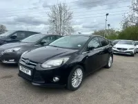 Begagnad Ford Focus Zetec 125 HK (91 kW) 2011 Svart Halvkombi