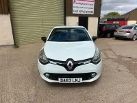 Used Renault Clio Dynamique 75 HP (55 kW) 2013 White Hatchback