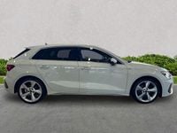 Begagnad Audi A3 S-Line 147 HK (108 kW) 2023 Vit Sedan