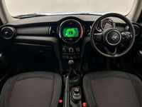 Used Mini ONE Classic 101 HP (74 kW) 2020 White Hatchback