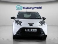 Used Toyota Aygo X PURE 72 HP (52 kW) 2022 White SUV