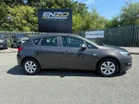 Used Vauxhall Astra Design Edition 98 HP (72 kW) 2015 Grey Hatchback