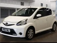 Używany Toyota Aygo Style 68 KM (50 kW) 2013 Biały Hatchback