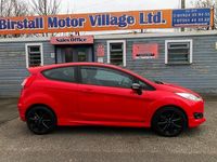 Used Ford Fiesta Zetec 140 HP (102 kW) 2014 Red Hatchback