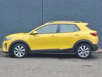Used Kia Stonic 99 HP (72 kW) 2023 Yellow SUV
