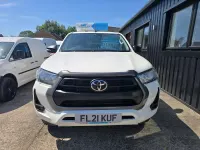Used Toyota HiLux Active 150 HP (110 kW) 2021 White Pickup
