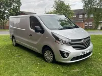 Second-hand Vauxhall Vivaro Sportive 2016 Argintiu