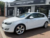 Used Vauxhall Astra SRi 115 HP (84 kW) 2012 White Hatchback