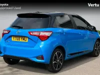 Used Toyota Yaris 111 HP (81 kW) 2017 Blue Hatchback